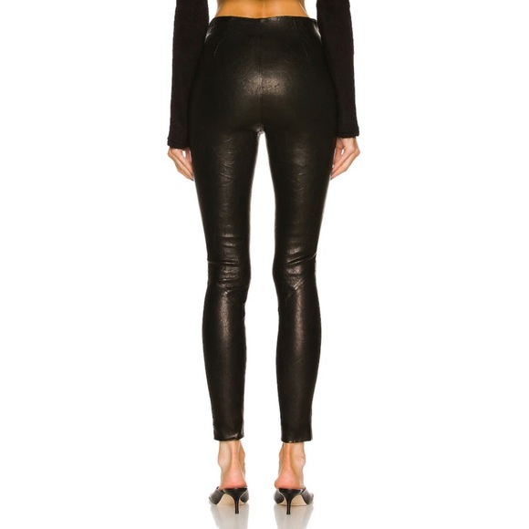 FRAME Leather Leggings in Noir pants - Picture 3 of 9